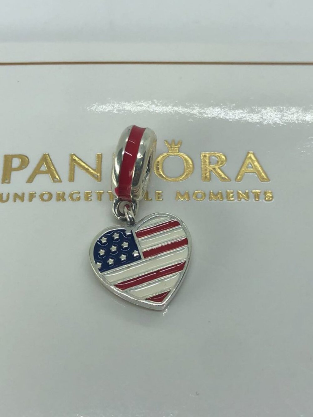 Pandora USA flag pendant